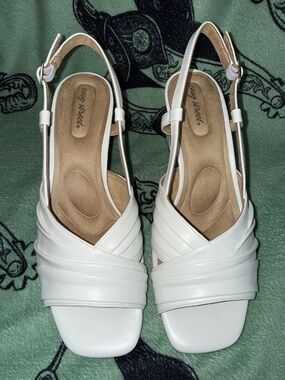 NWT Women’s Easy Street Lucie with Cushioned Insole Size 9M